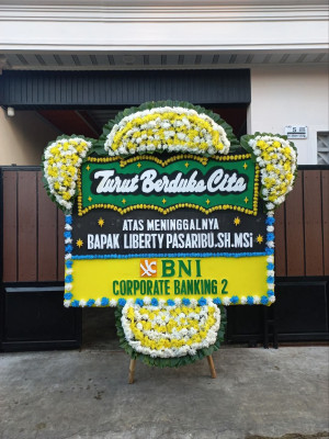 Papan Bunga Duka di Giyono